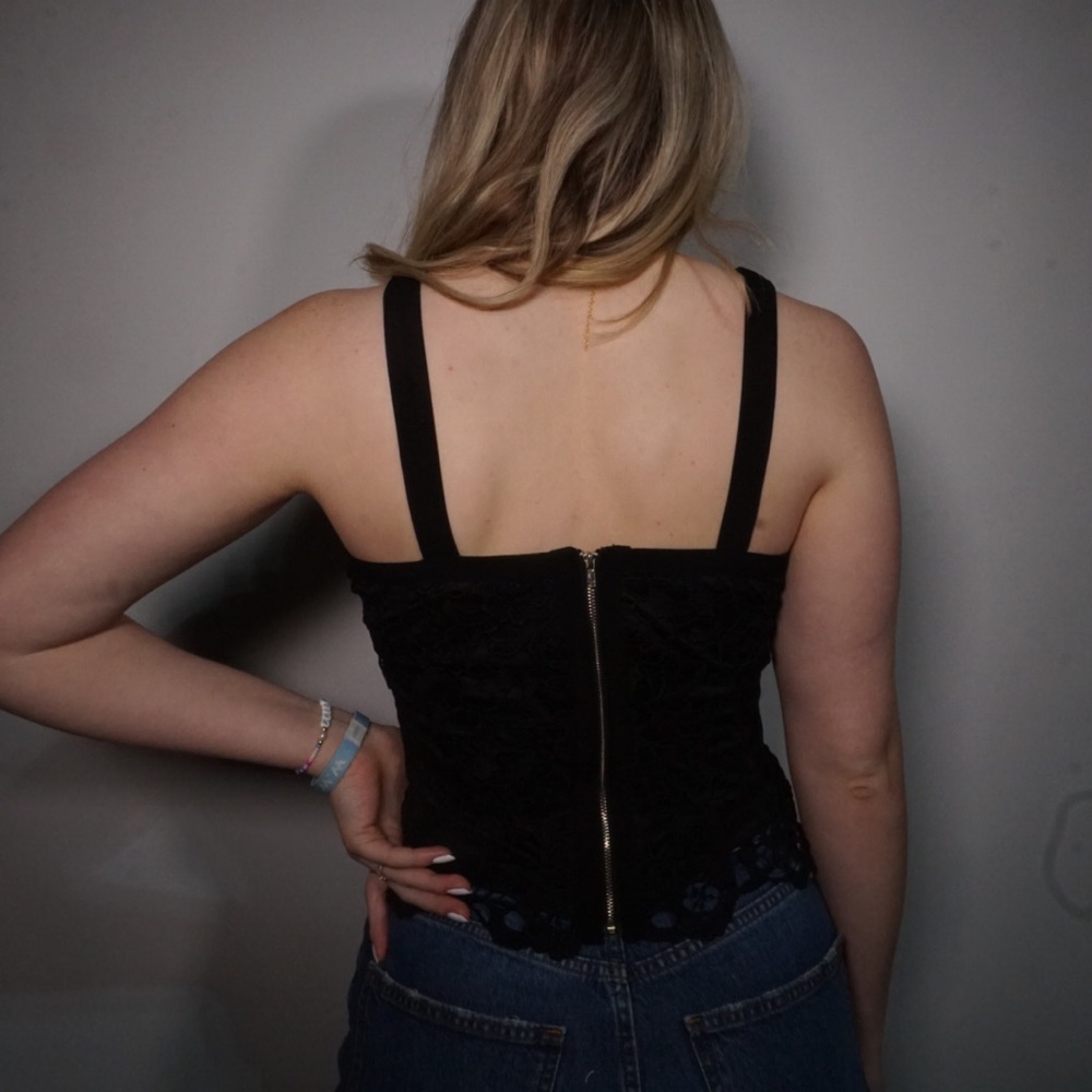 Embroidered Tank Top - Picture 3 of 5